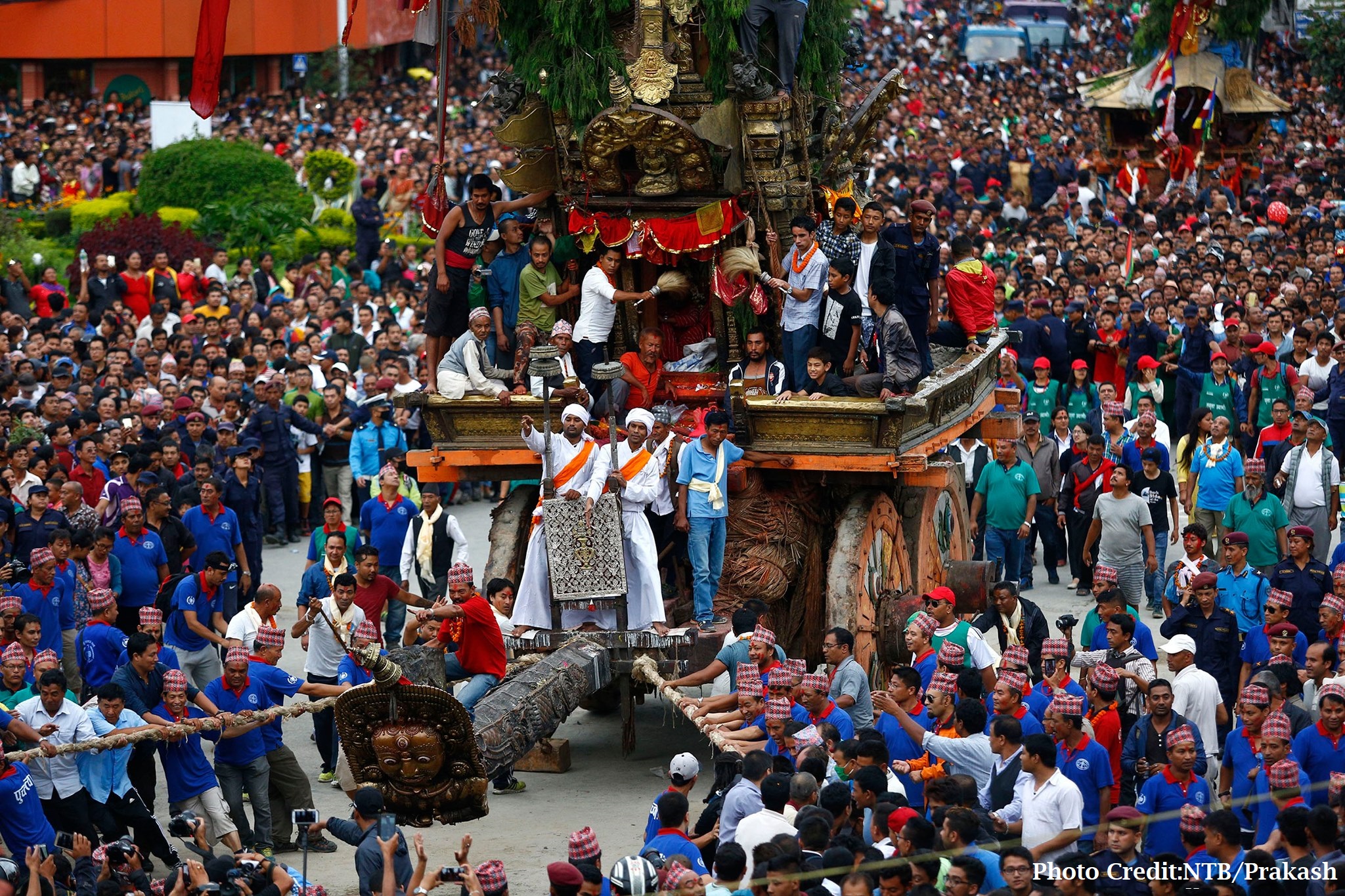 रातो मच्छिन्द्रनाथको रथयात्रा